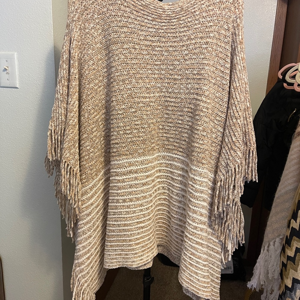 NWOT RAJ DREW CUT CHENILLE PONCHO CAPE TAUPE CREAM